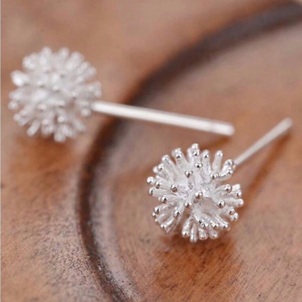 “Dandelion Balls” 925 Sterling Silver Tiny Dainty Spikey Flower Firework Studs - Picture 3 of 13